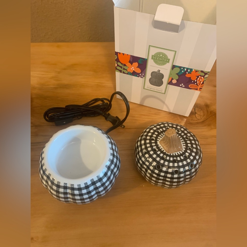 Scentsy Gingham Gourd warmer
